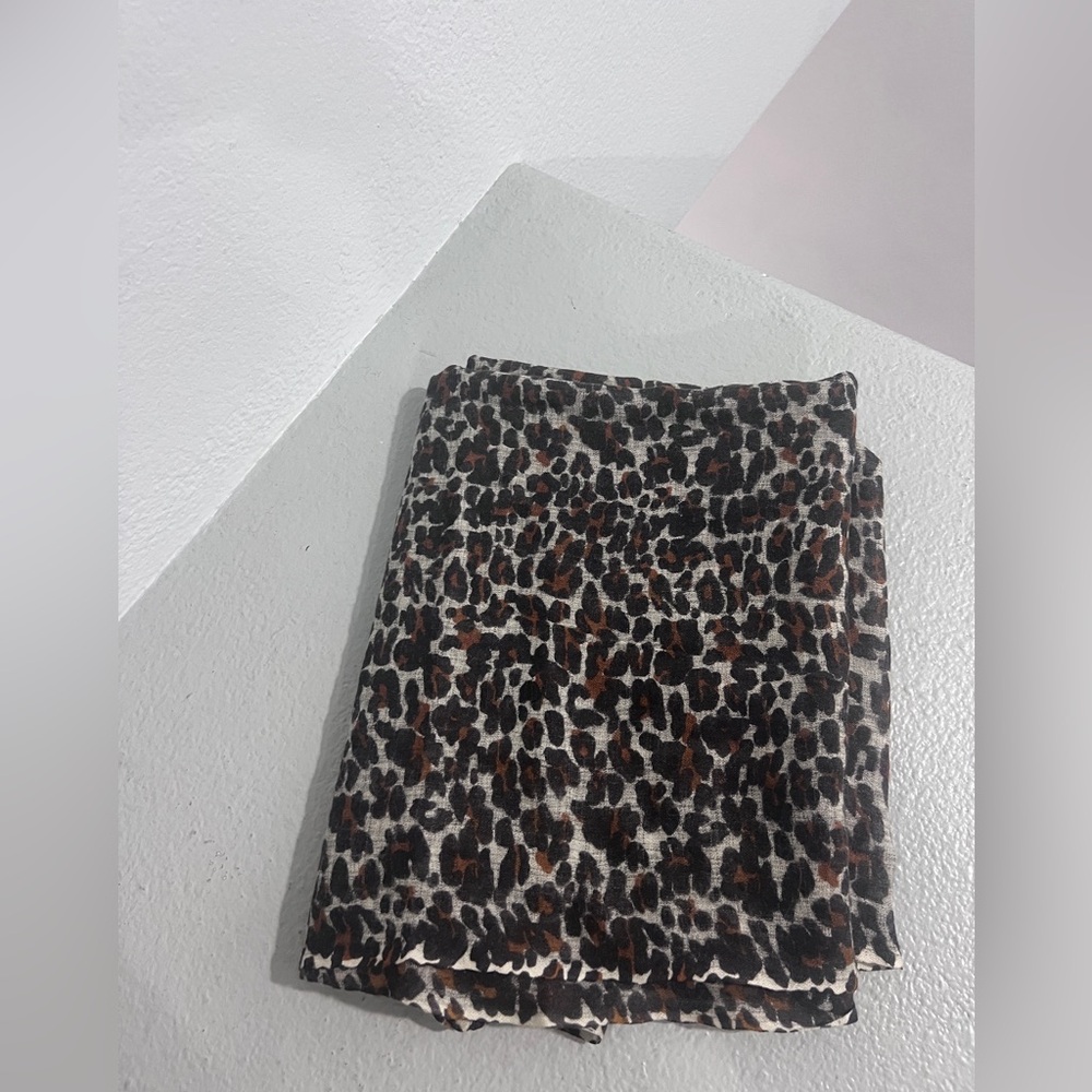 Tory Burch Leopard Print Scarf in Black and Brown 100 % Wool